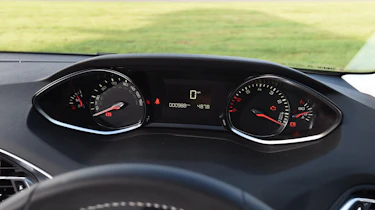 Peugeot 308 - dials
