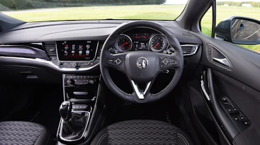 Vauxhall Astra - dash