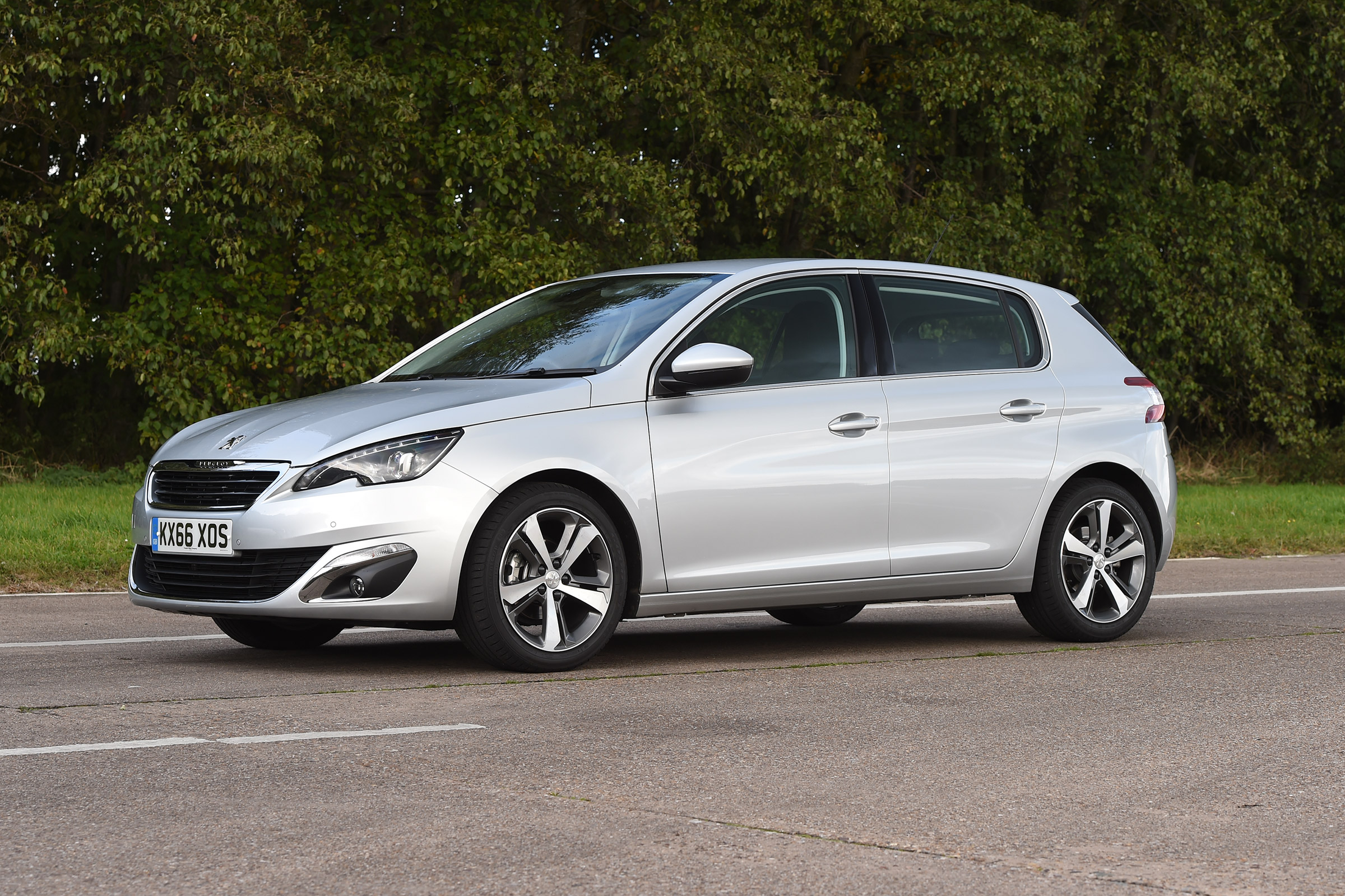 Peugeot 308 - front static