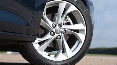 Vauxhall Astra - wheel detail