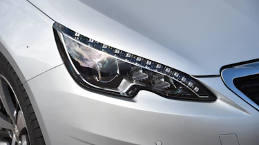 Peugeot 308 - front light detail