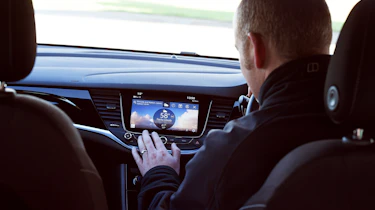 Renault Megane vs Vauxhall Astra vs Peugeot 308 - infotainment