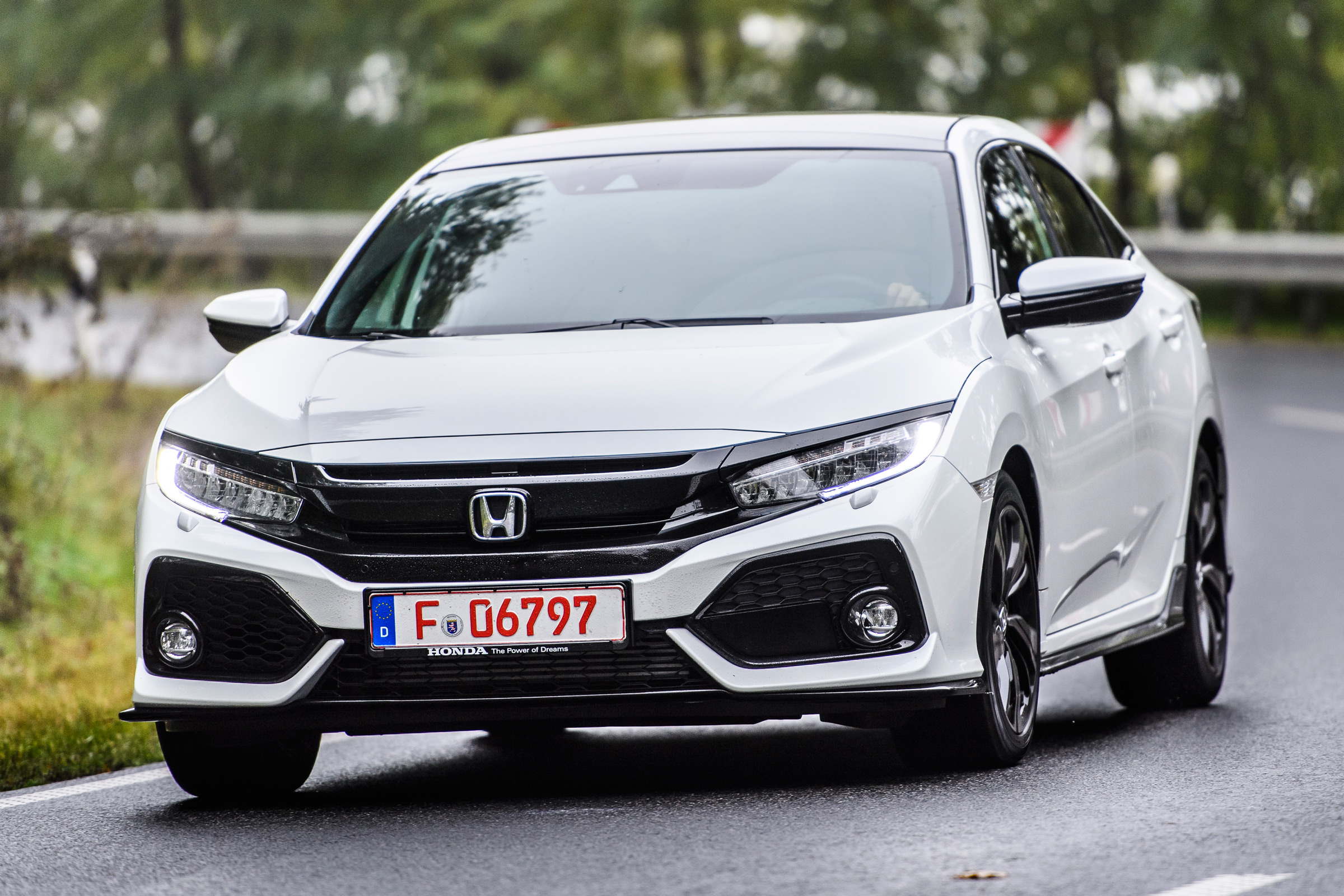 Honda Civic 2016 prototype - front cornering