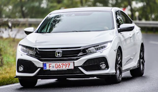 Honda Civic 2016 prototype - front cornering