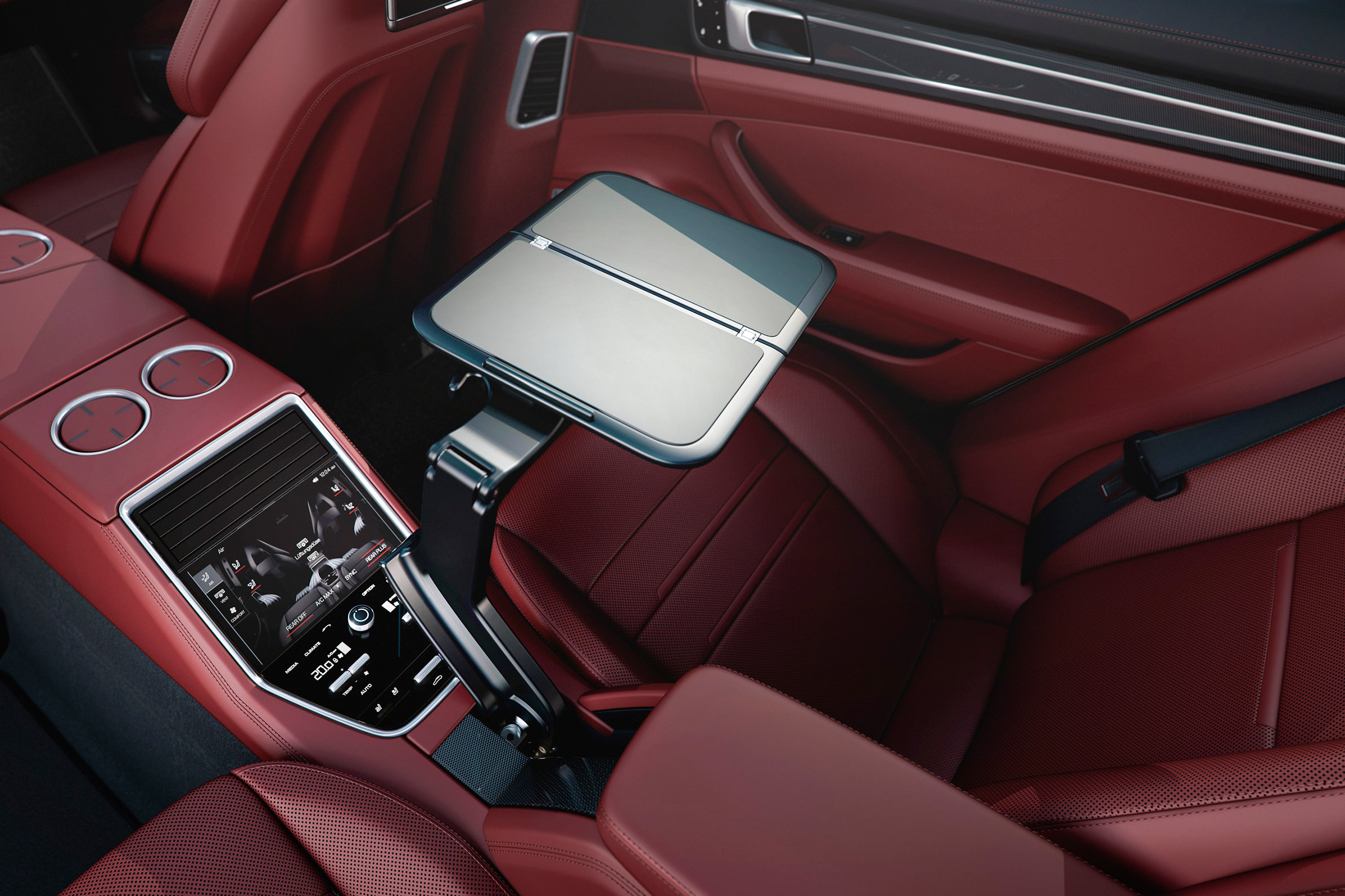 Porsche Panamera long-wheelbase - interior