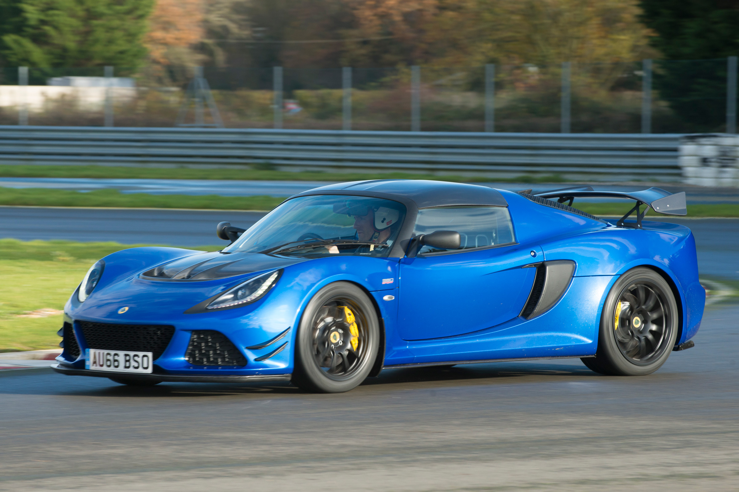 Lotus Exige Sport 380 - front cornering