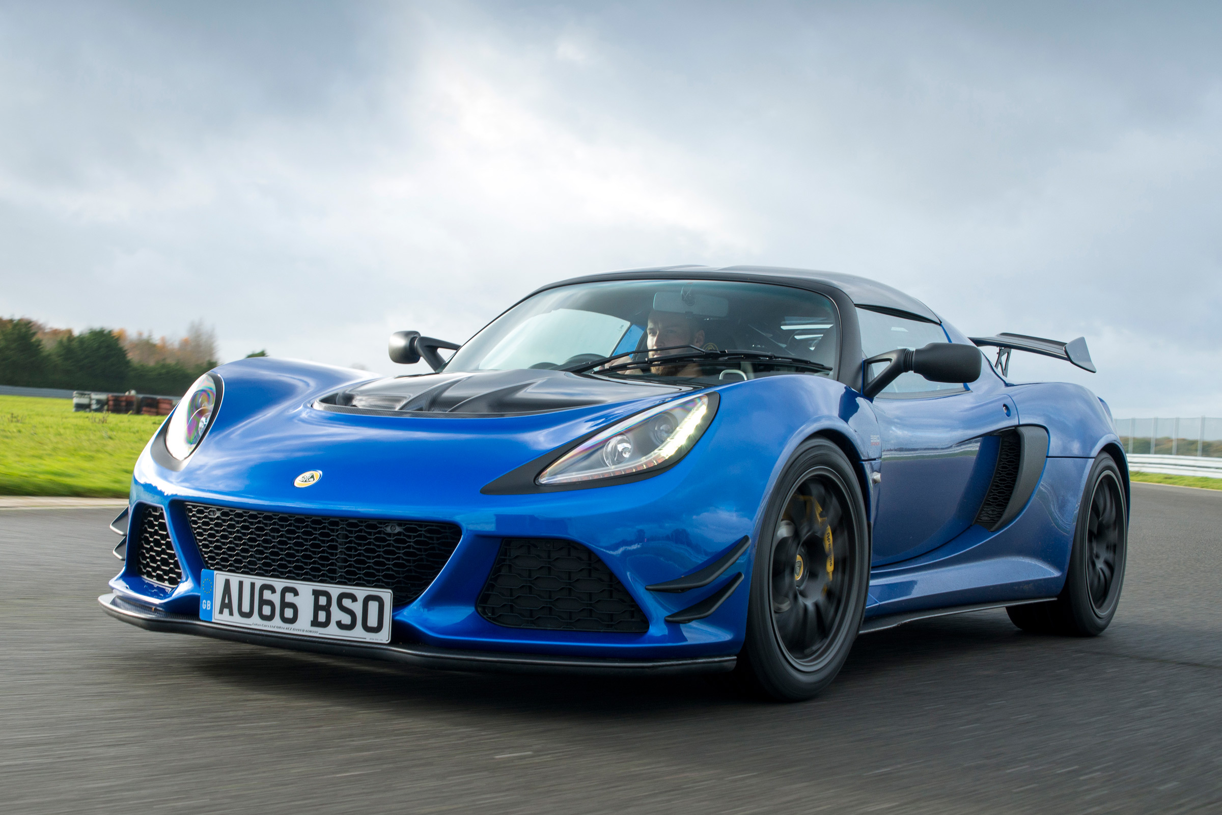 Lotus Exige Sport 380 - front tracking