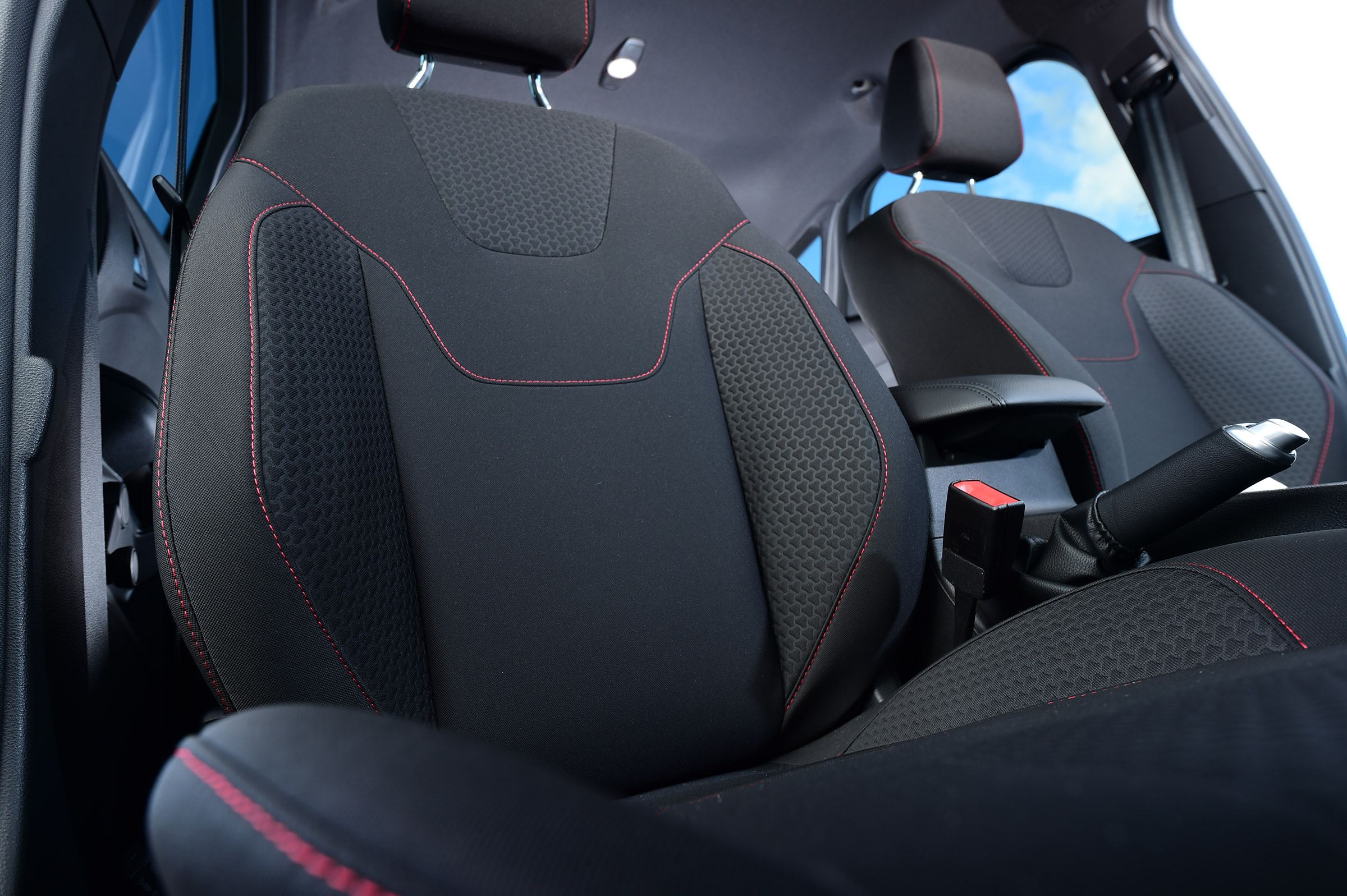 Ford Focus ST-Line - front seat