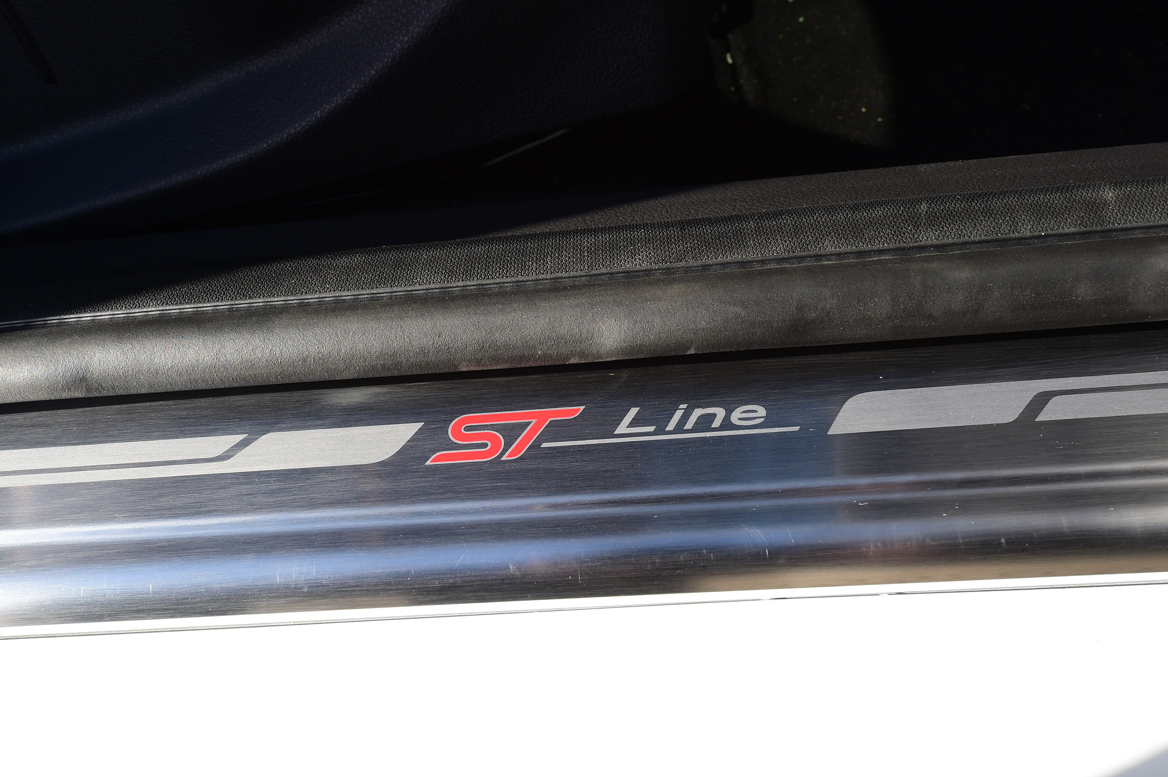 Ford Focus ST-Line - sill