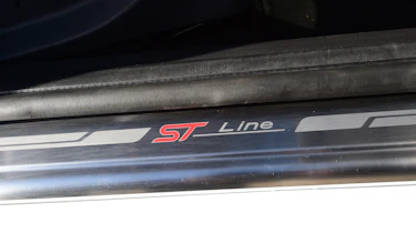 Ford Focus ST-Line - sill