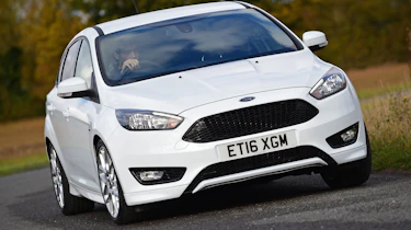 Ford Focus ST-Line - front cornering
