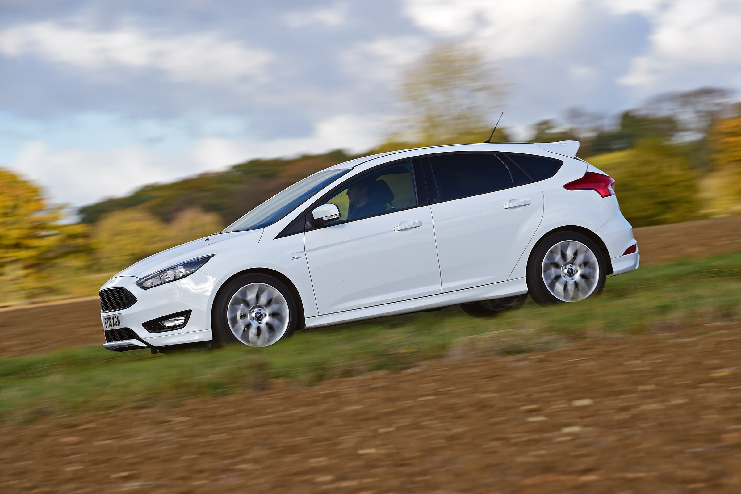 Ford Focus ST-Line - side