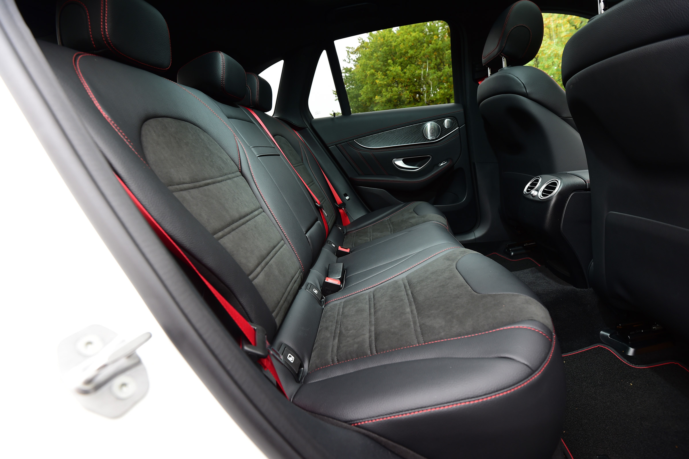 Mercedes-AMG GLC 43 - rear seats