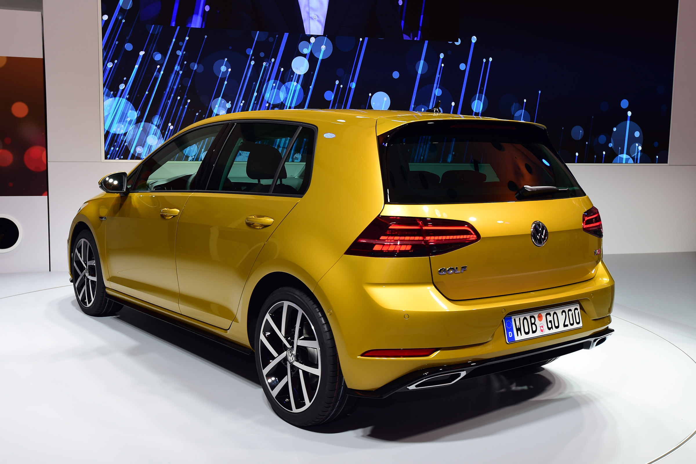 New 2017 Volkswagen Golf reveal - rear