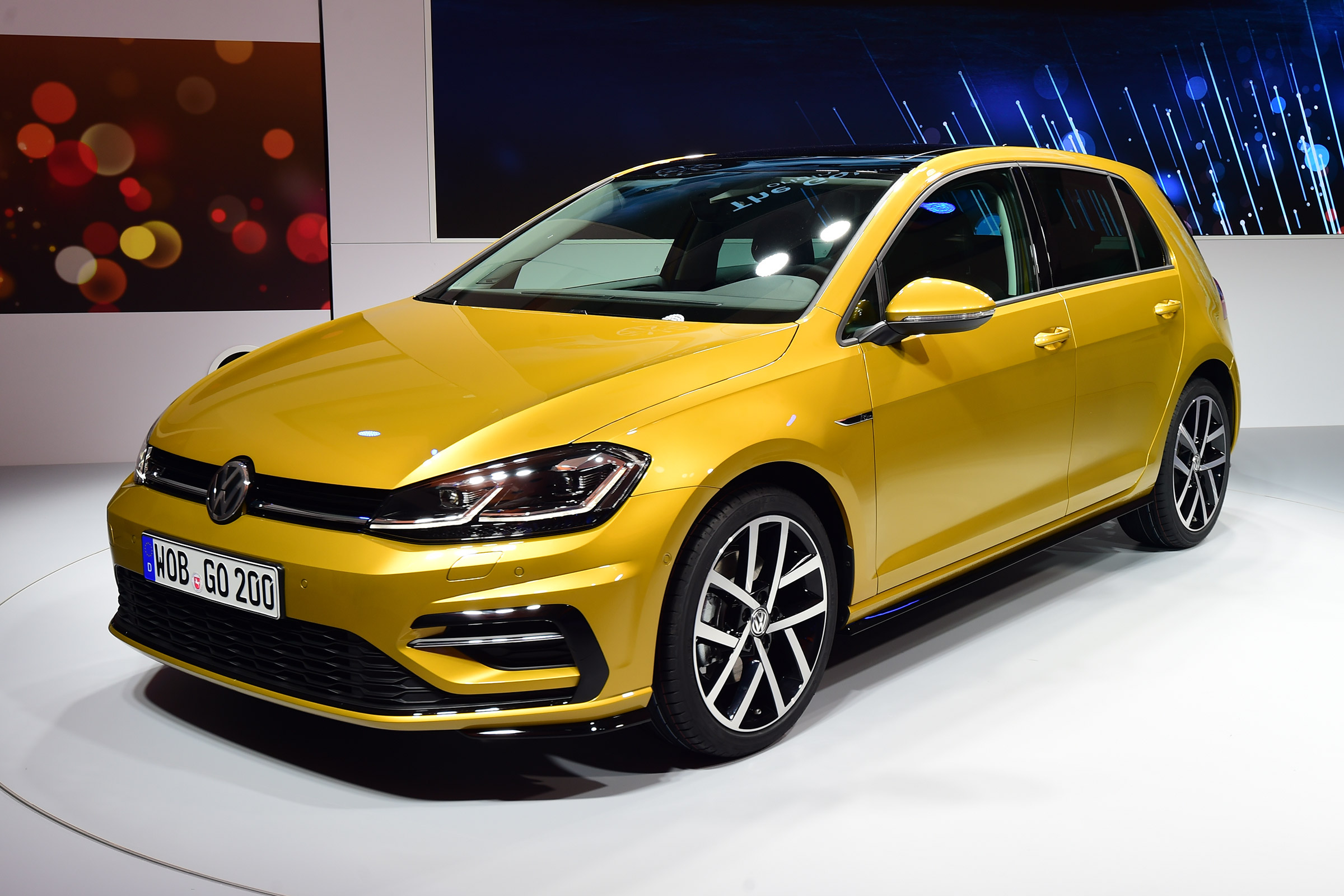 New 2017 Volkswagen Golf reveal - front