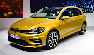 New 2017 Volkswagen Golf reveal - front