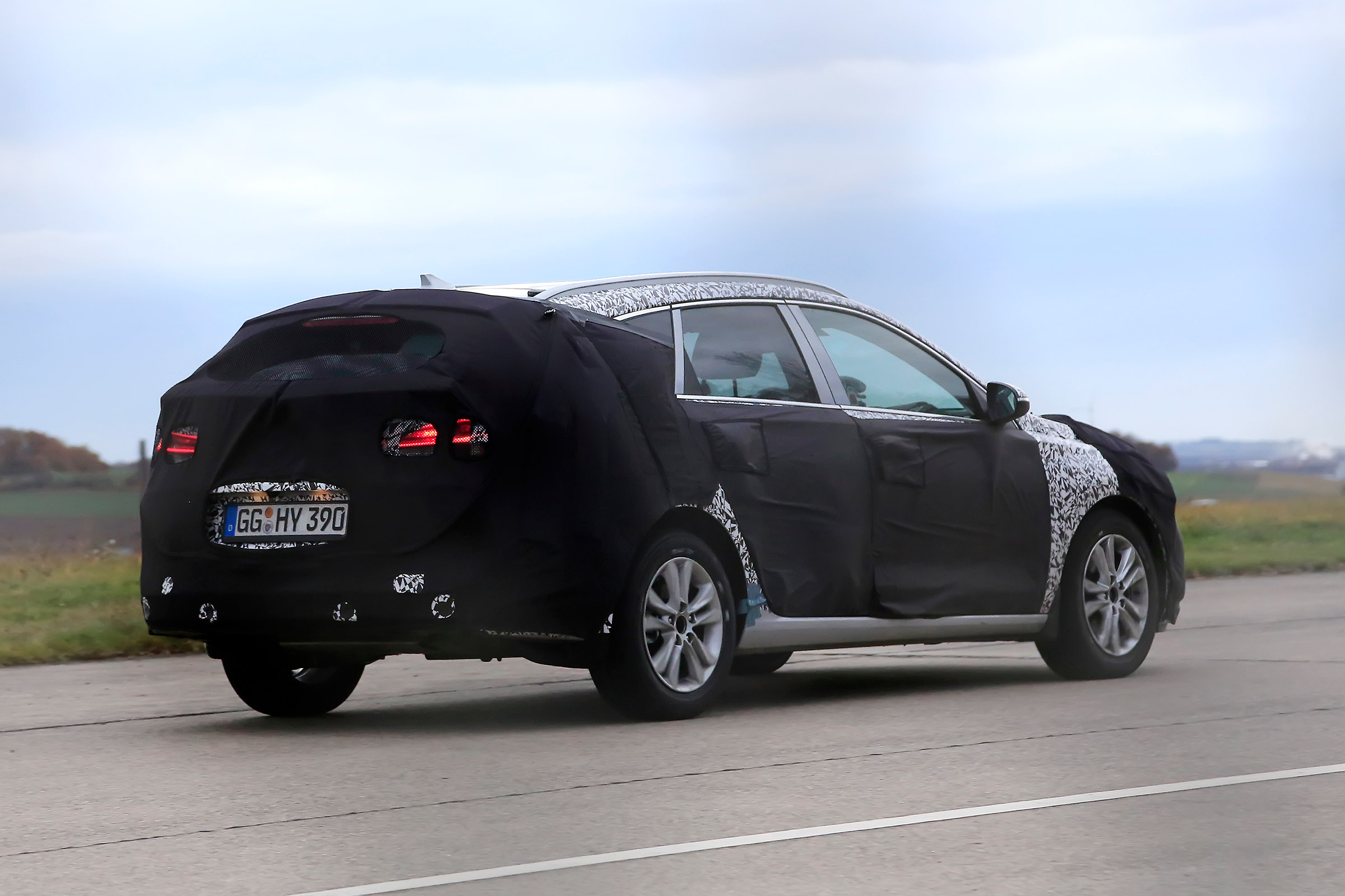 Hyundai i30 estate spy shots