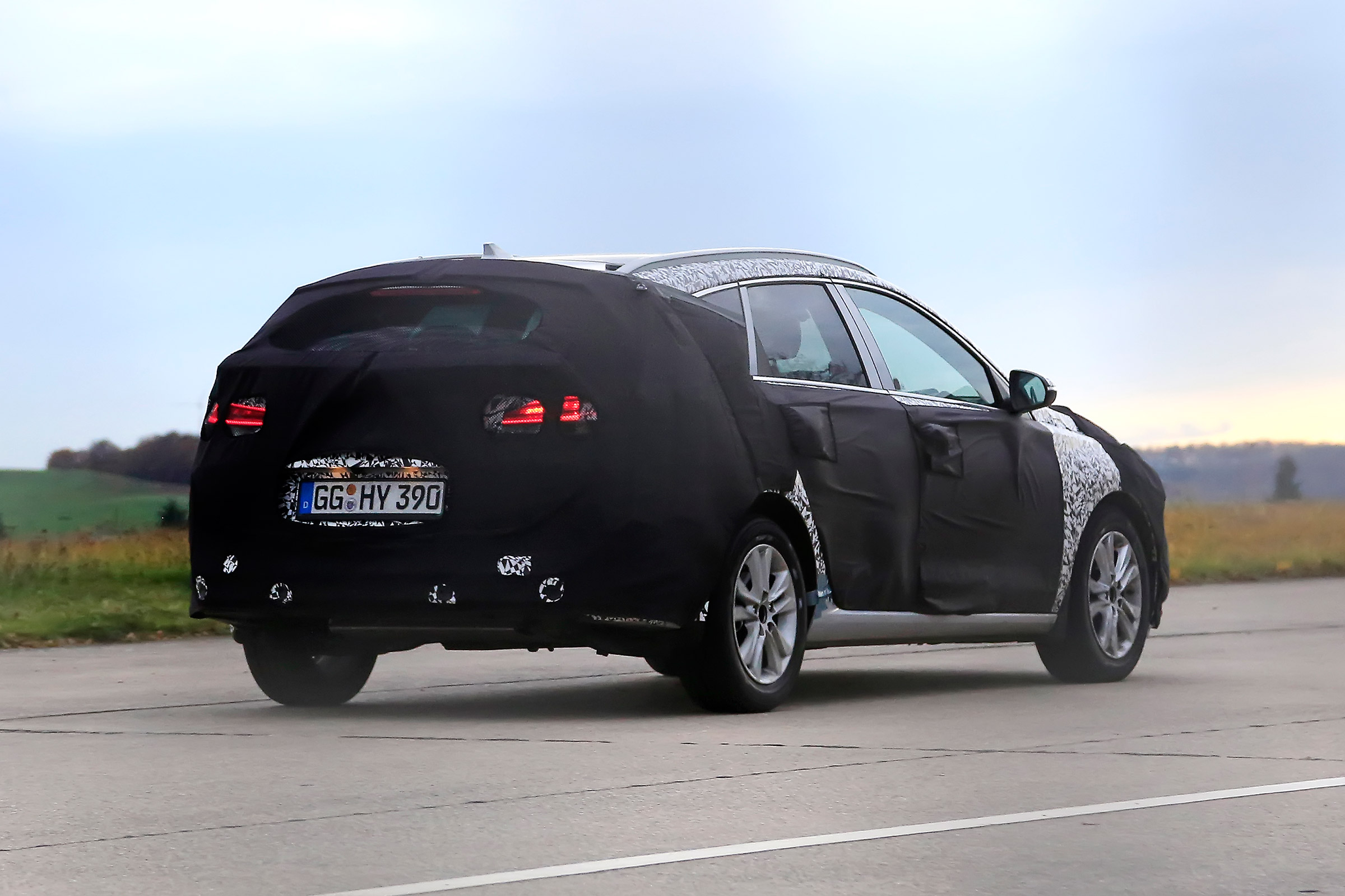 Hyundai i30 estate spy shots