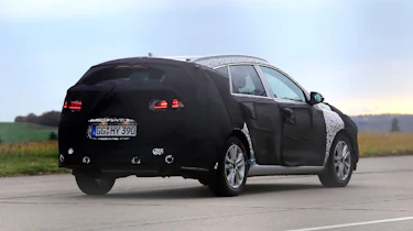 Hyundai i30 estate spy shots