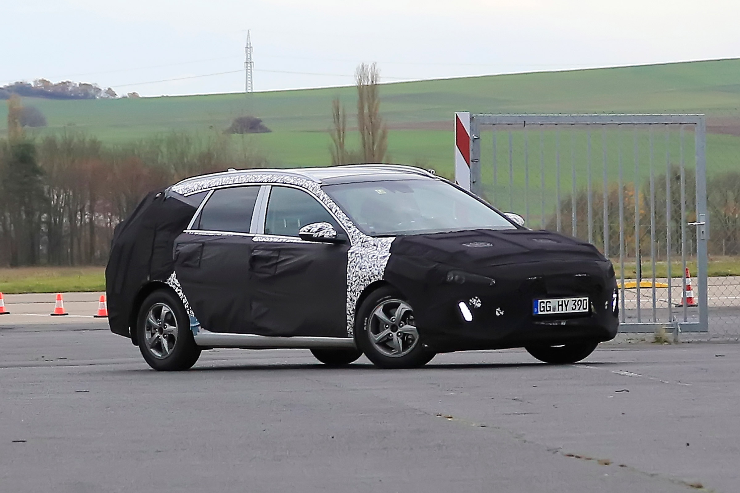 Hyundai i30 estate spy shots