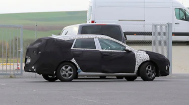 Hyundai i30 estate spy shots