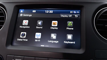 Hyundai i10 facelift 2017 - infotainment 2