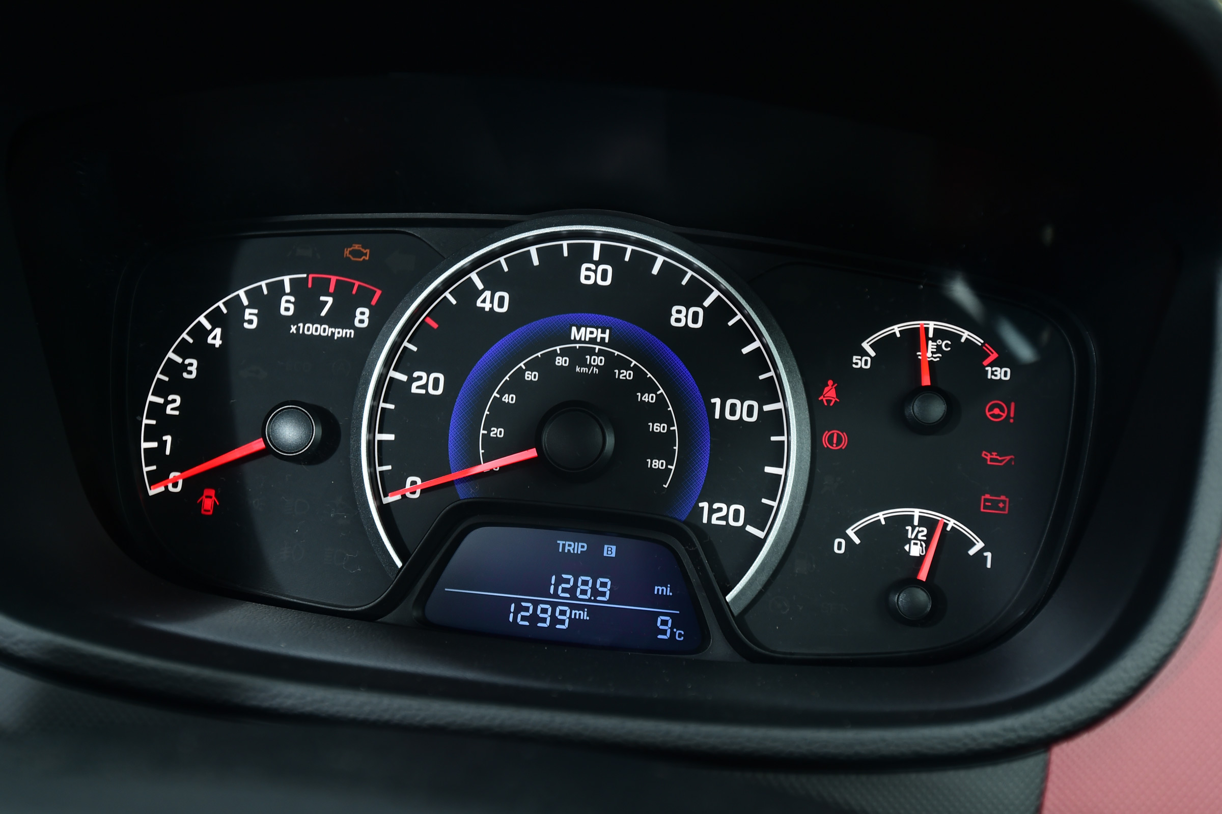 Hyundai i10 facelift 2017 - instruments