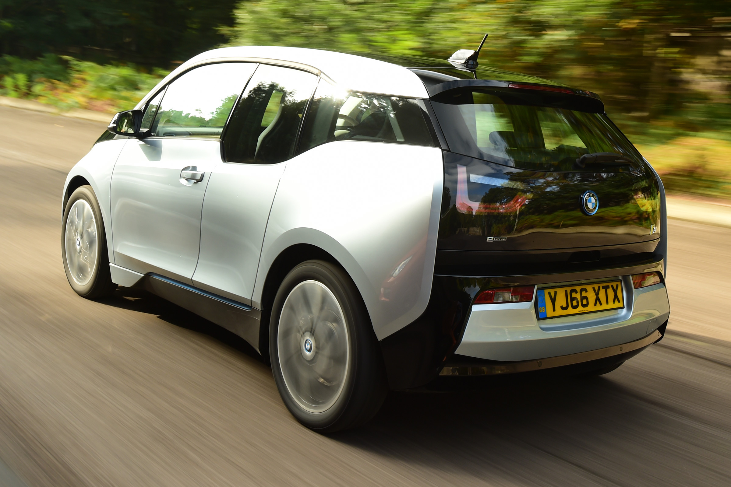 Long-term test review: BMW i3 REx rear tracking