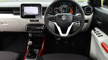 Suzuki Ignis 2016 - interior