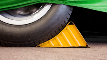 Hibernation feature - wheel chock