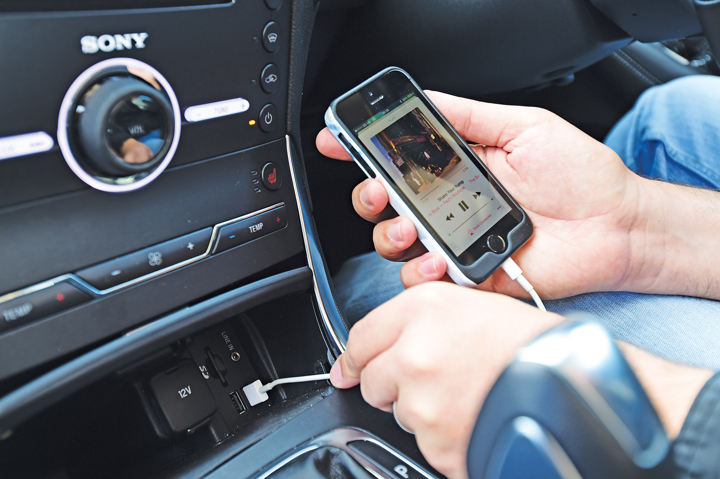 Ford S-MAX long-term - fourth report connectivity