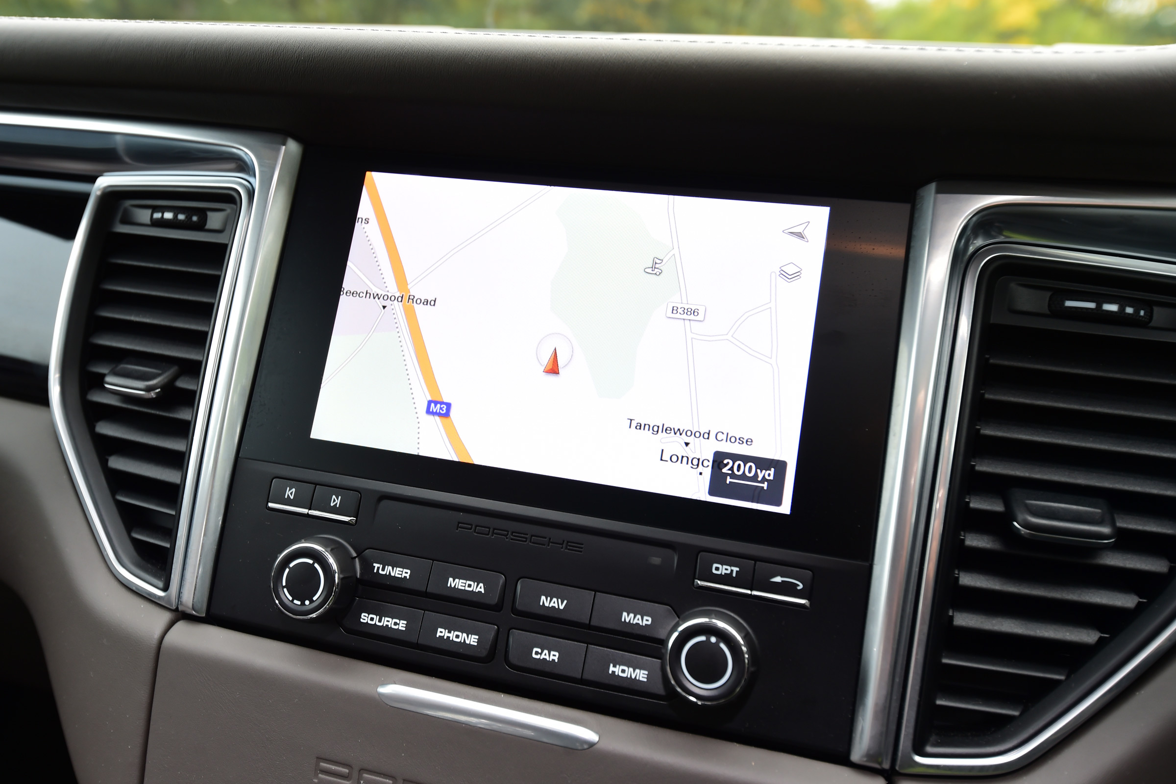 Porsche Macan S - sat-nav
