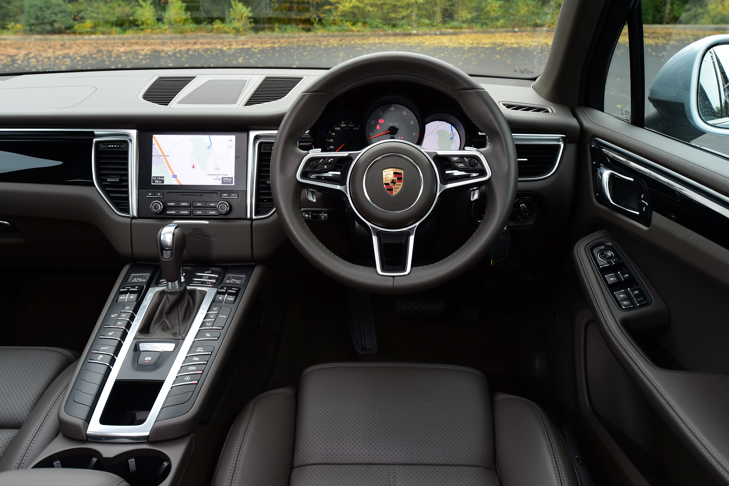 Porsche Macan S - interior