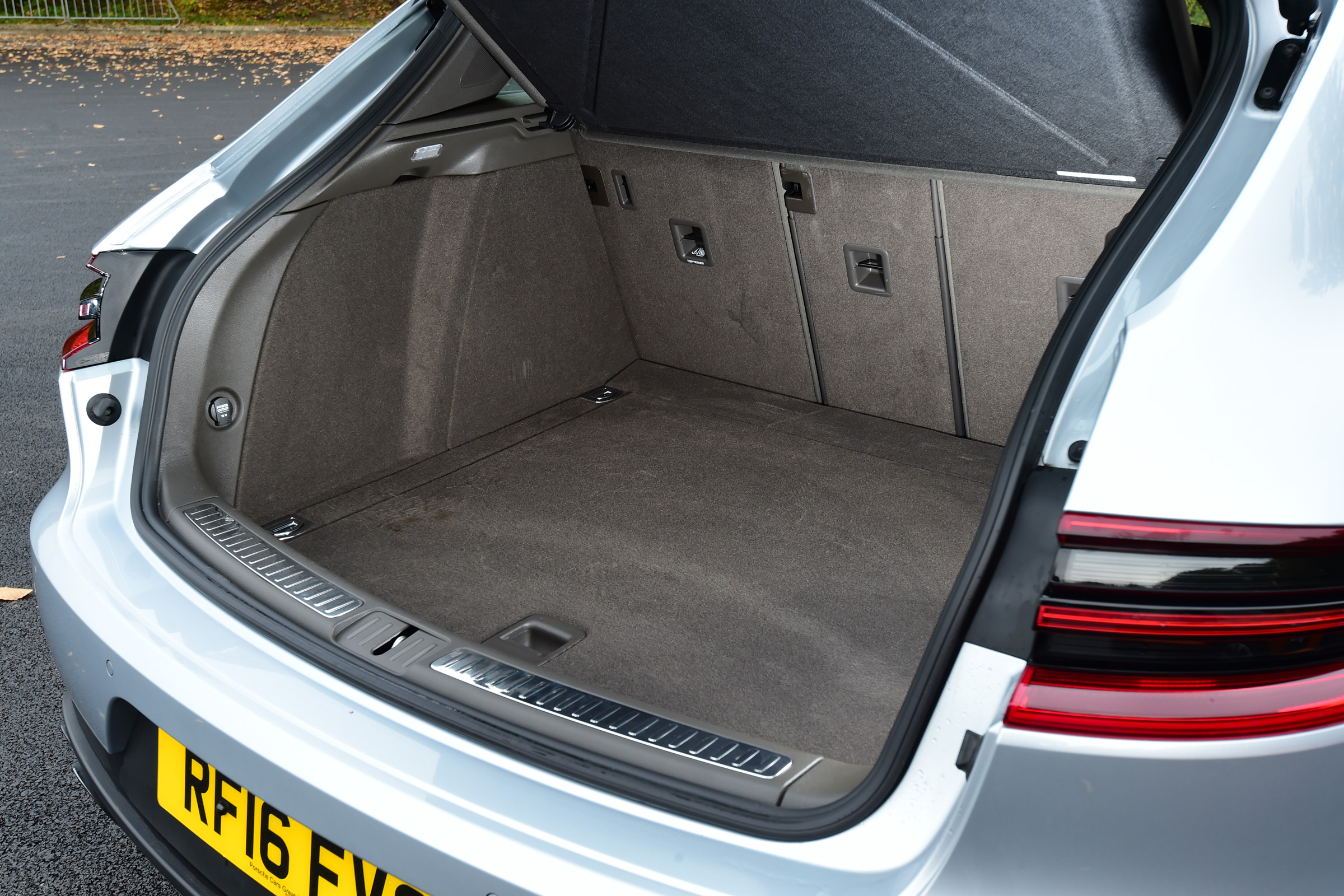 Porsche Macan S - boot