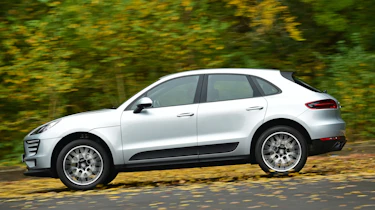 Porsche Macan S - side tracking