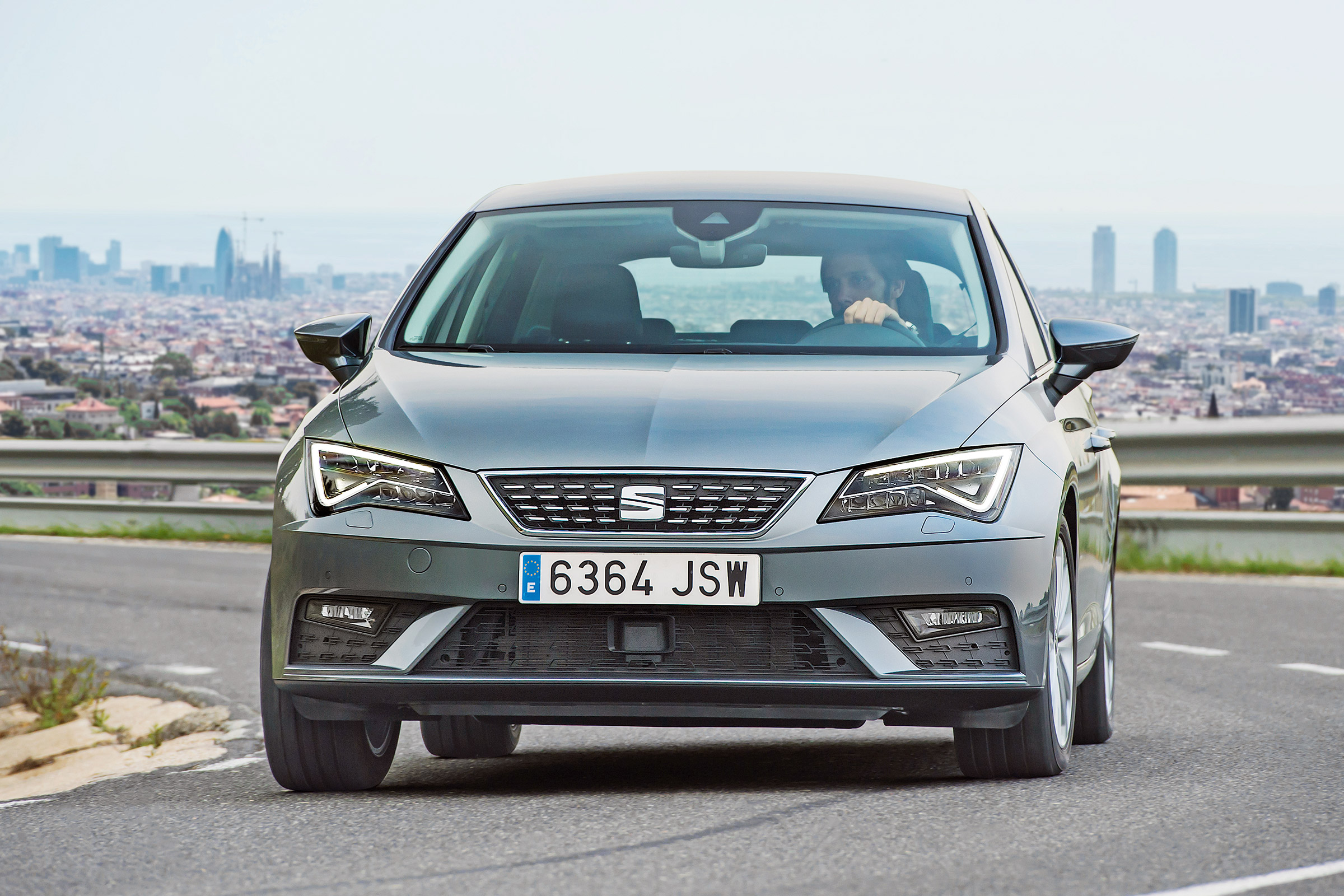 SEAT Leon - front cornering