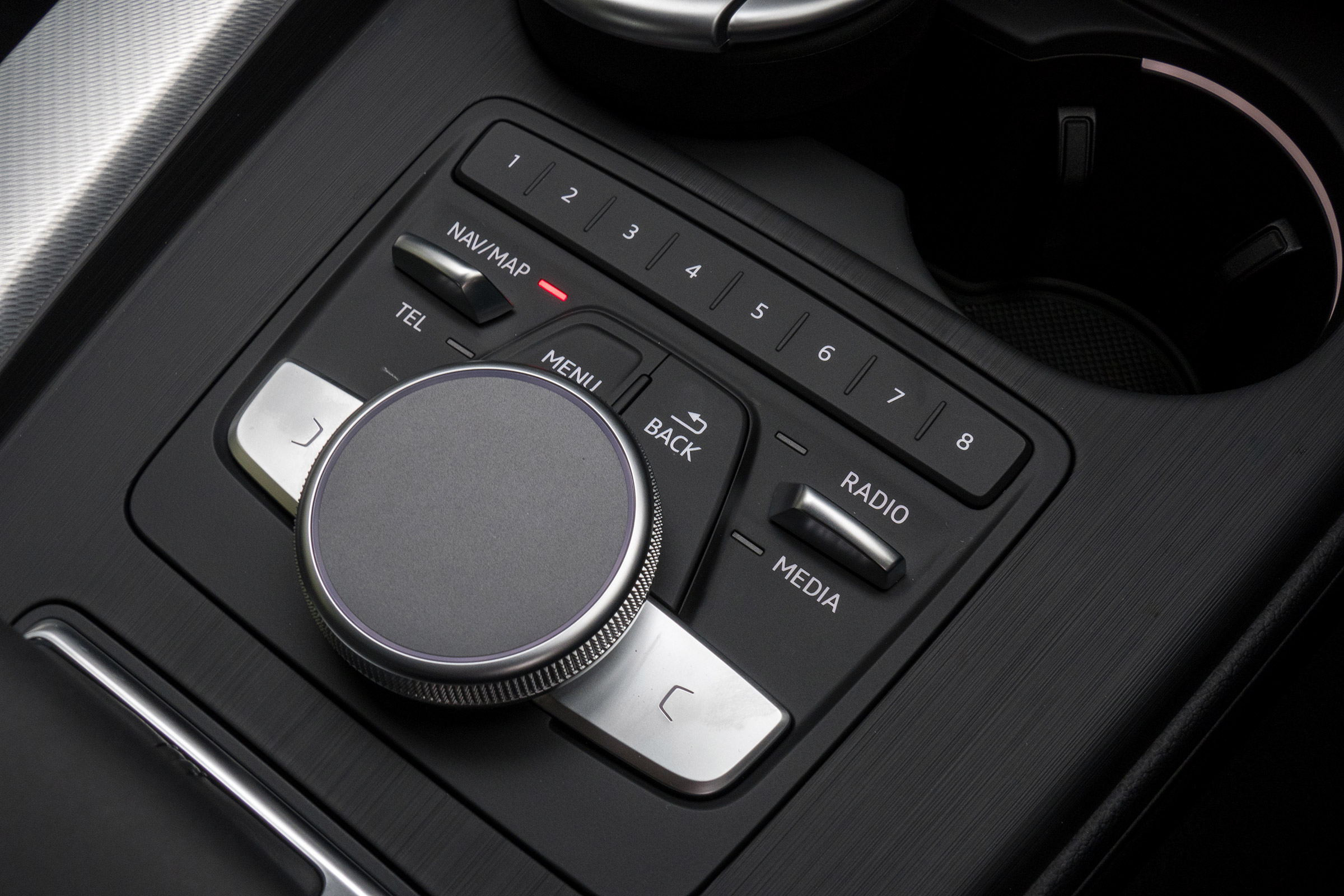 Audi A5 Coupe 2.0 TDI - MMI controls