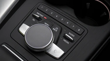 Audi A5 Coupe 2.0 TDI - MMI controls