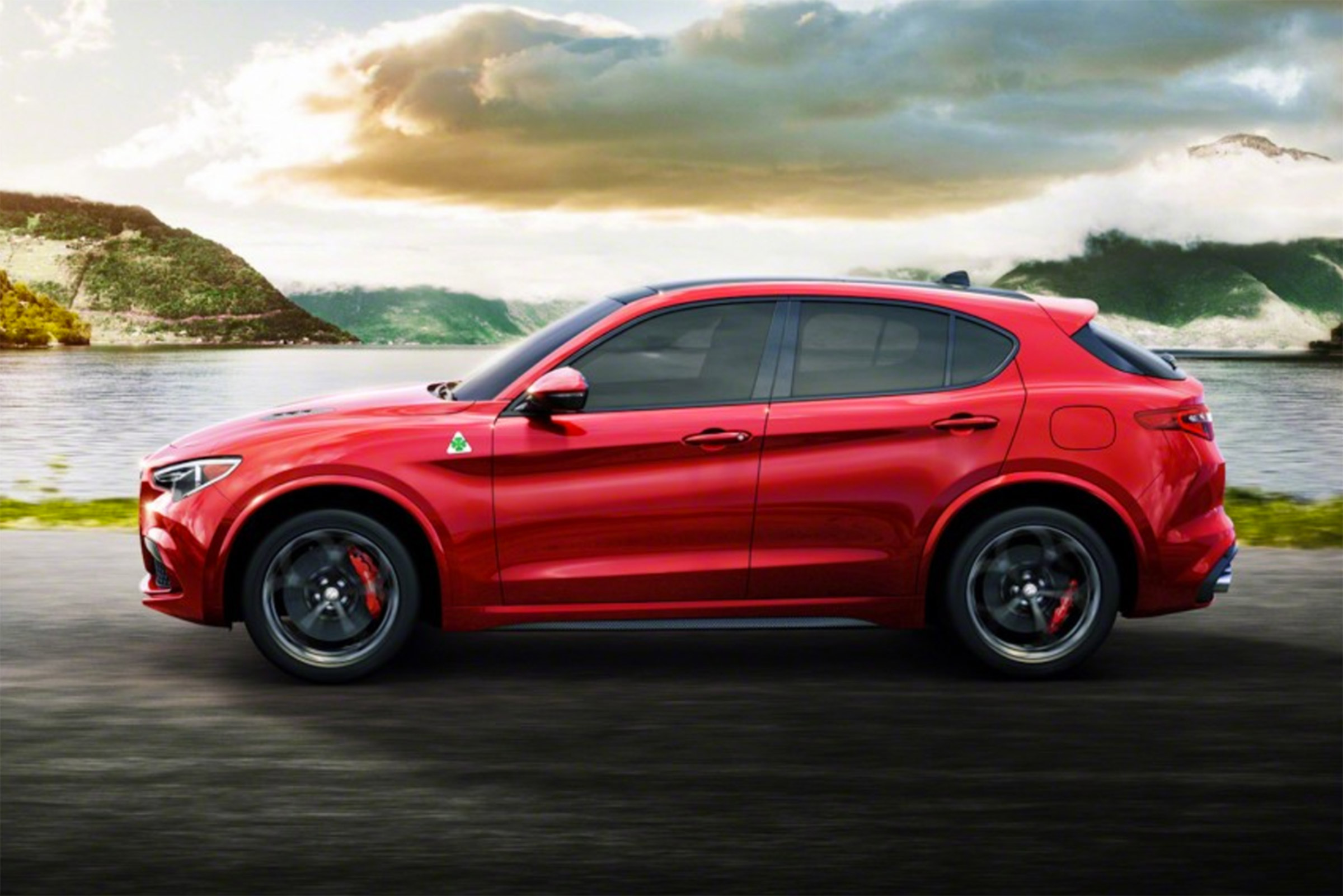Alfa Romeo Stelvio side on