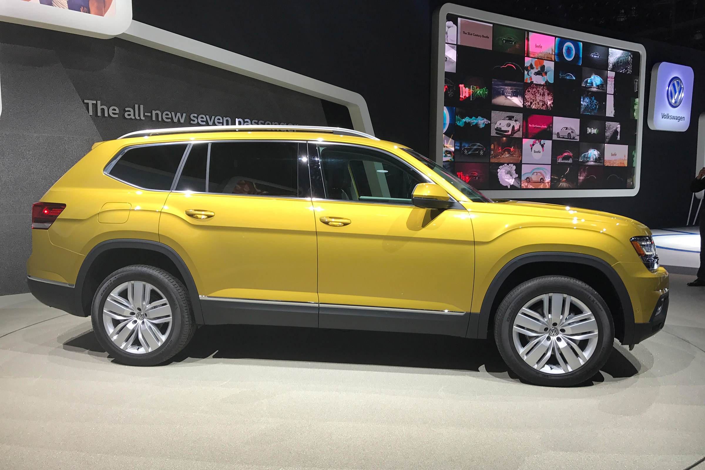 Volkswagen Atlas - LA Motor Show side