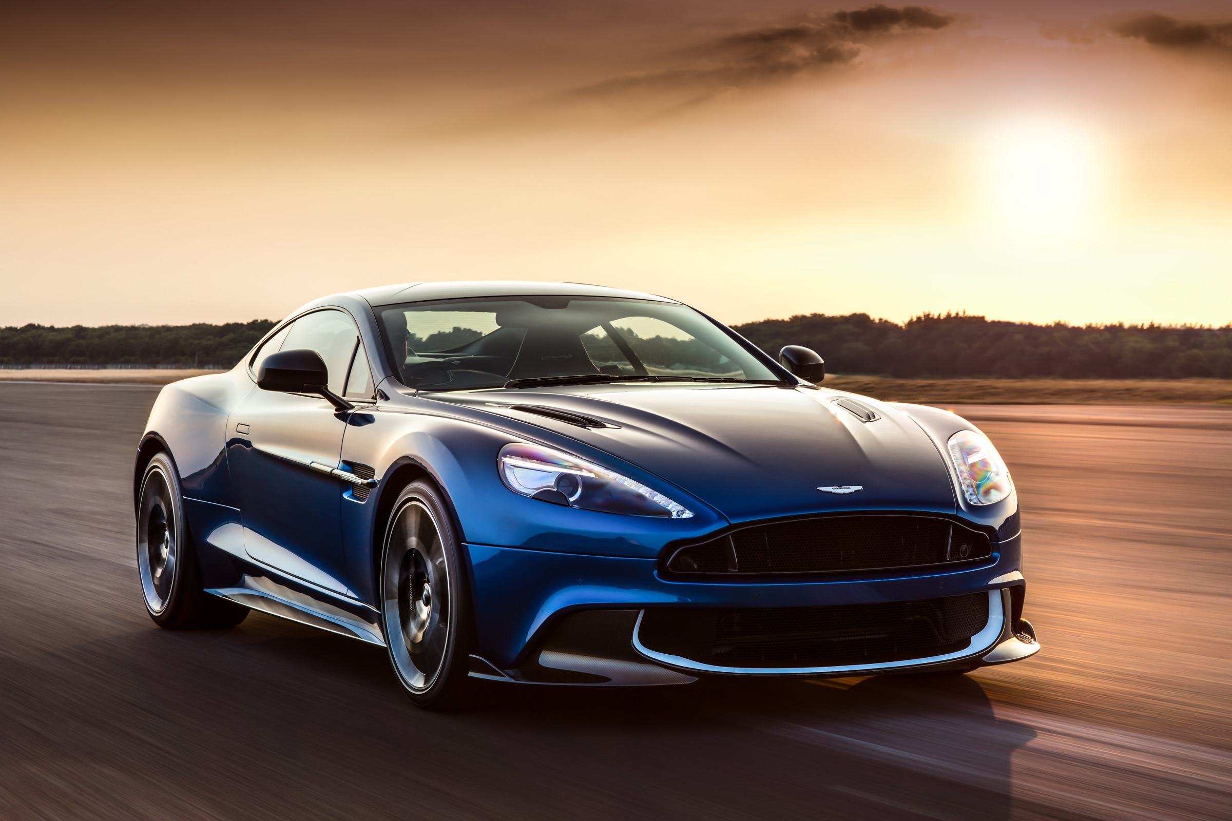 Aston Martin Vanquish S 2016 - front tracking 3