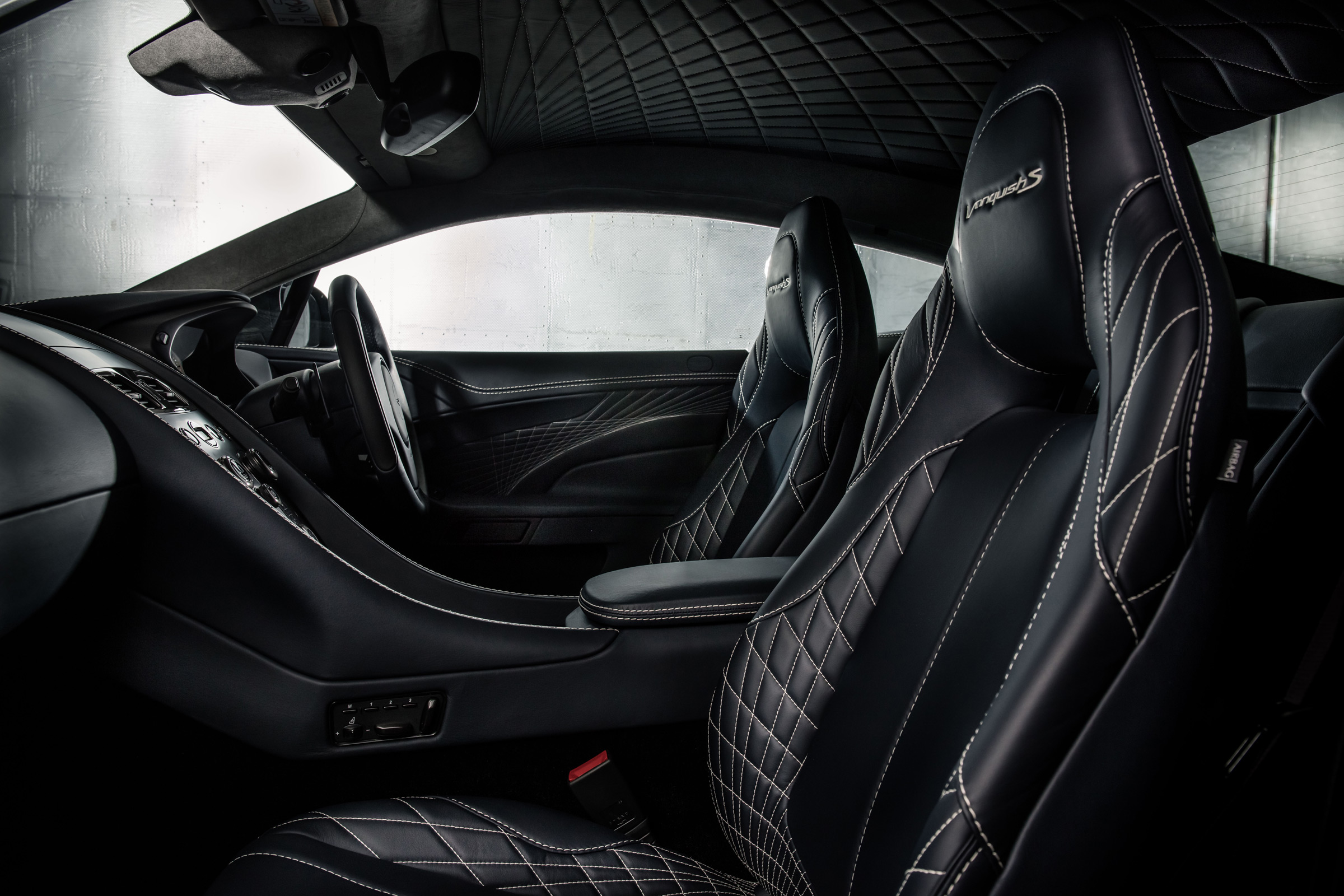 Aston Martin Vanquish S 2016 - interior