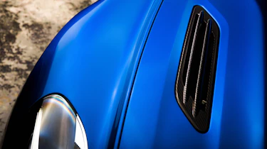 Aston Martin Vanquish S 2016 - bonnet vents