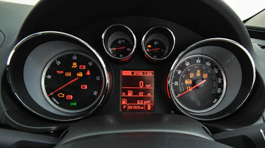 Used Vauxhall Insignia Sports Tourer - dials