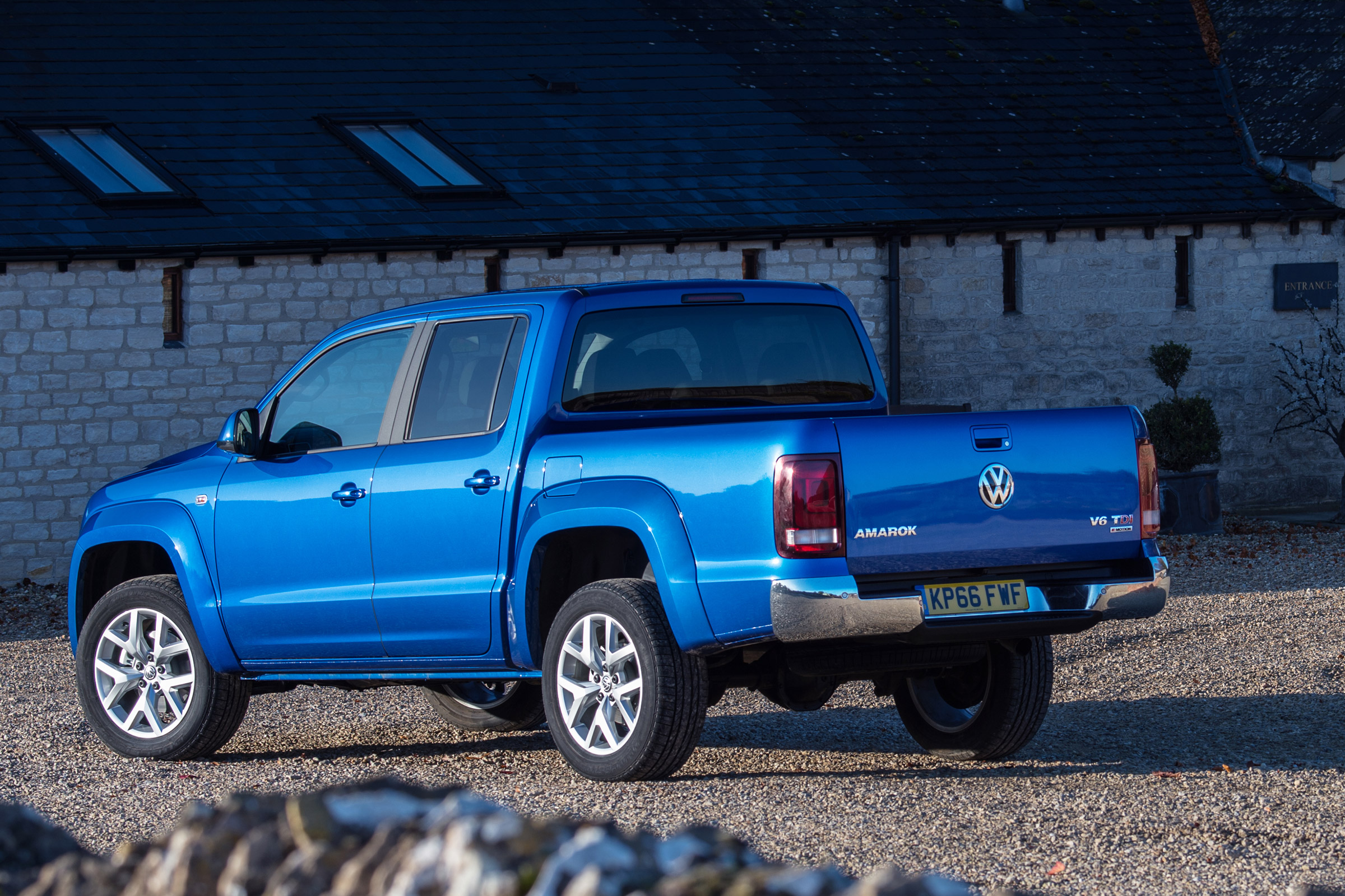 Volkswagen Amarok pick-up 2016 - rear