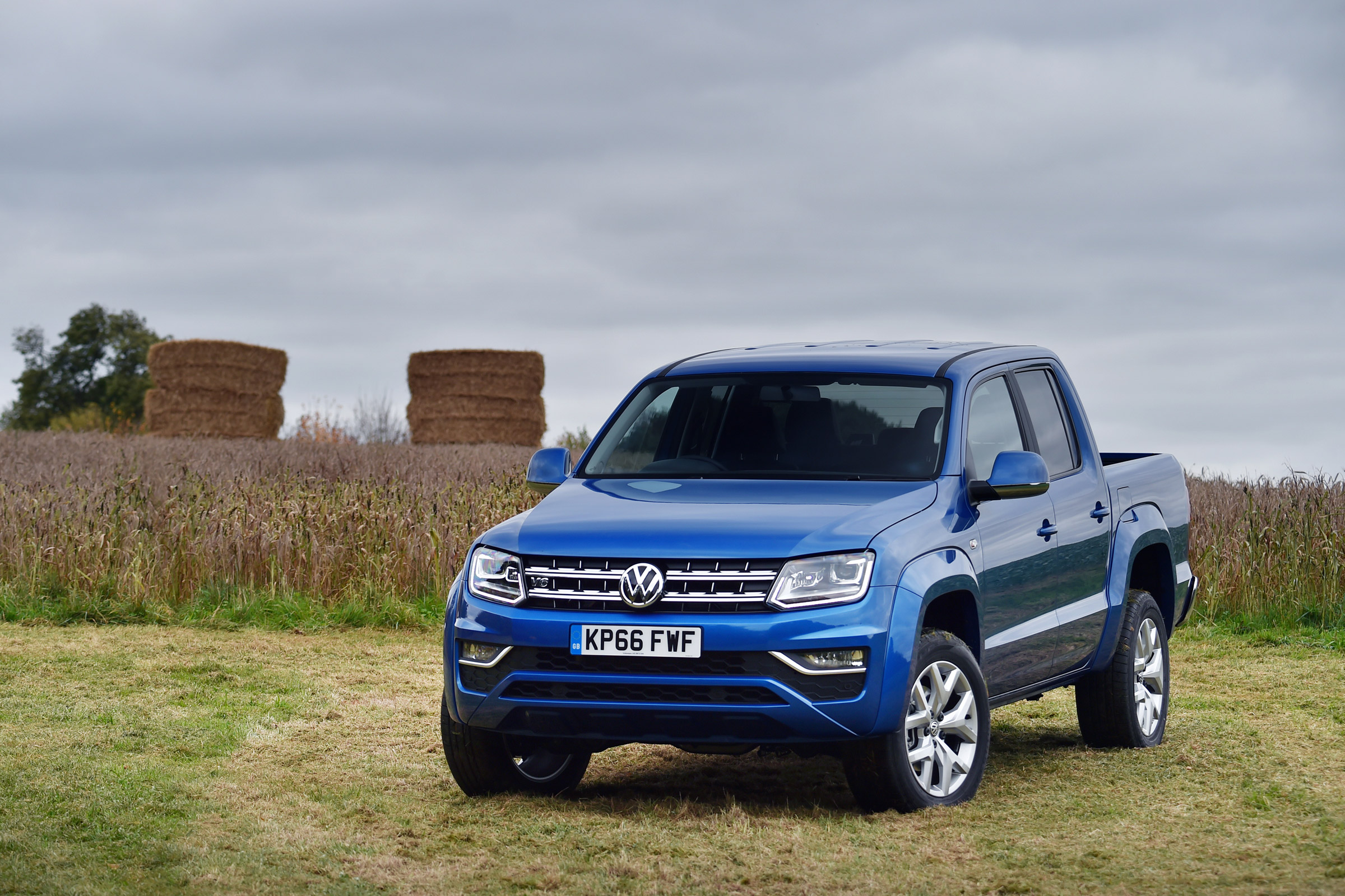 Volkswagen Amarok pick-up 2016 - front static