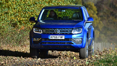Volkswagen Amarok pick-up 2016 - head on