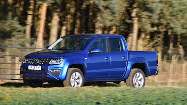 Volkswagen Amarok pick-up 2016 - side
