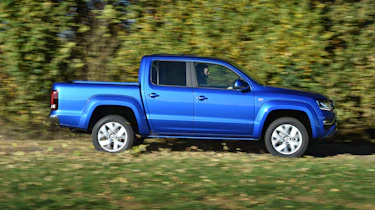 Volkswagen Amarok pick-up 2016 - side driving