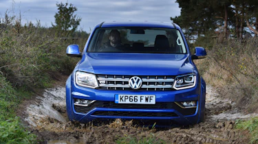 Volkswagen Amarok pick-up 2016 - wading